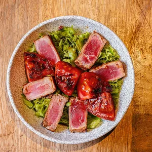 Ensalada con Tataki de Atún