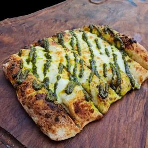 Cheese bread Pesto
