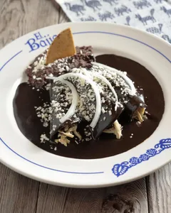 Enchiladas con Mole