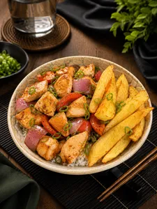 Pollo Saltado