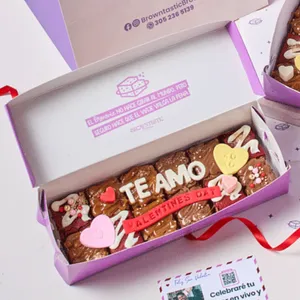 Caja x12 Valentine Minibrownies
