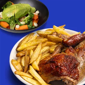 1/2 Pollo + Papas Fritas + Ensalada Cocida