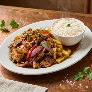 Pollo Saltado