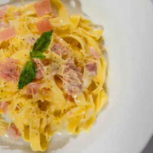 FETUCCINI A LO ALFREDO