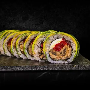 Avocado veggie cheese