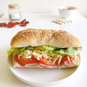 Sándwich jamón y crema de ajo