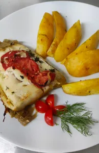 Merluza austral al horno + entrada y postre.