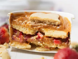 Alfajor Clásico con Fresas