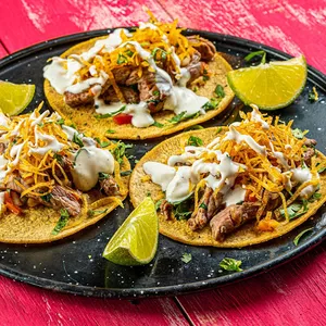 Taco de lomo saltado