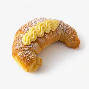 Medialuna rellena crema pastelera