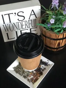 Te negro en hoja