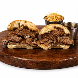 Pan con lomo al jugo
