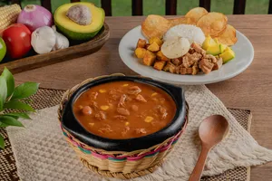 Cazuela típica Familiar (4 personas)