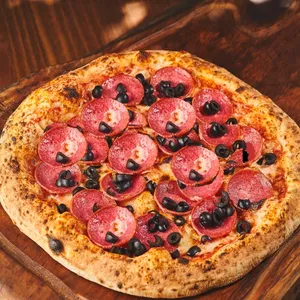 Pizza Salame italiano e olive