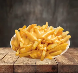 Papas fritas con salsa de queso cheddar, Disfrutan hasta 2 personas.