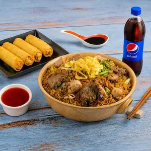 Arroz Pollo, Cerdo y res + Egg Rolls X 4