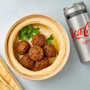 Hummus falafel+ Coca Cola