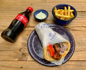 Combo Pita Cerdo, Acompañamiento y Bebida