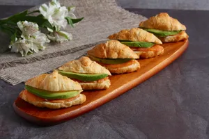 Salmón palta 12 tapaditos