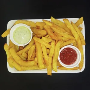 Papas fritas chicas + 2 salsas