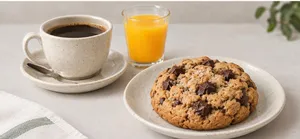 OPCION 3: Café Americano o Cortado + galleta + vaso jugo pequeño