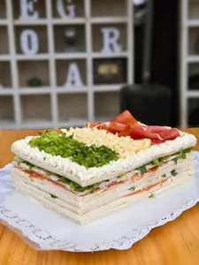 TORTA DE SANDWICH DE MIGA CHICA - 1.1 KG