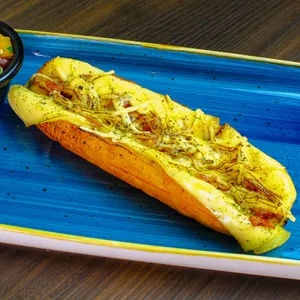 Maduros con tocino y queso