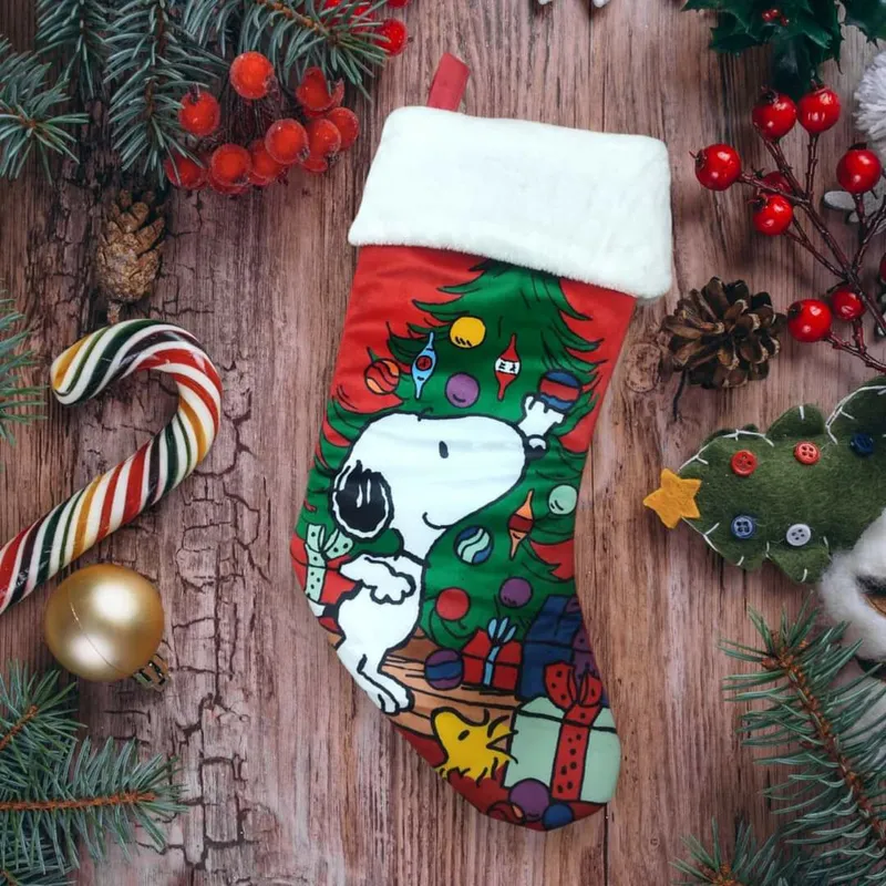 Bota Navideña de Terciopelo - Snoopy Bota Navideña de Terciopelo - Snoopy