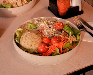 Ensalada pollo y cuscús