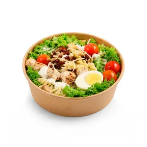 Ensalada César Pasta Pollo: Lechuga hidropónica, pasta penne, pechuga deshuesada de pollo, tomate cherry, huevo, tomate deshidratado, queso parmesano rallado y aderezo César.