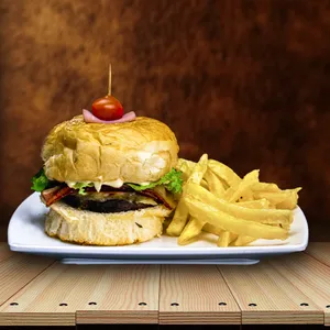 Hamburguesa sencilla jamón y tocino Hamburguesa sencilla jamón y tocino