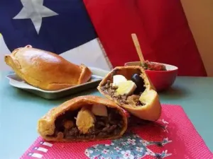 EMPANADA CHILENA 12 UNI