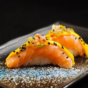 Salmón Tiradito