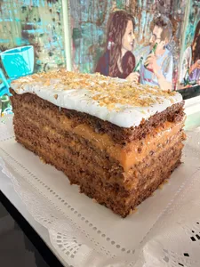 TORTA BIZCOCHO NUEZ MANJAR