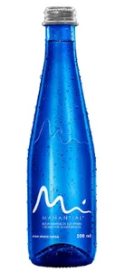 Agua manantial sin gas