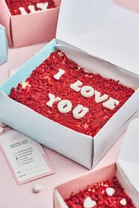 Cajax 4 pavé red velvet + letra iloveyou