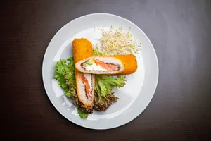 Hand Roll Salmón