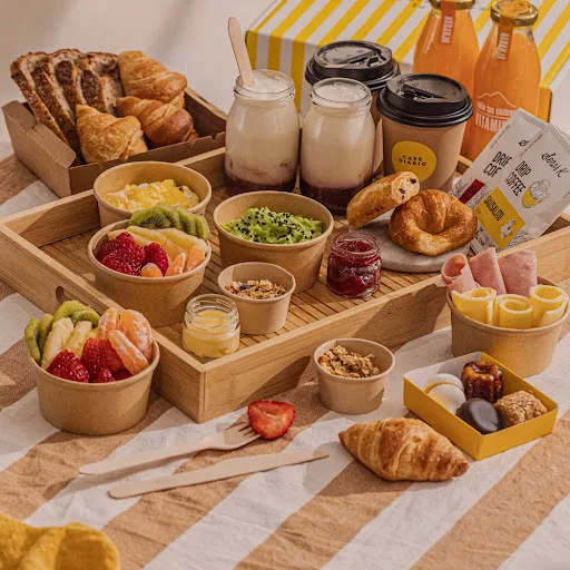 Brunch clásico para compartir Desayunos a Domicilio Desayunos