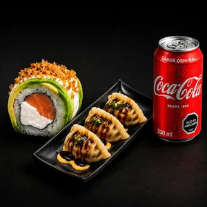 Rolls NR03 + Gyozas Nikkei (3 Unid) + Bebida a elección