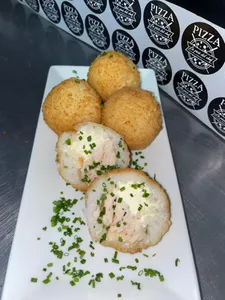 Sushi Balls (4 unidades)