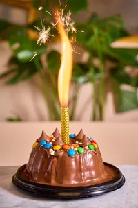 Volcano Pequeño Chocolate M&M & Kisses