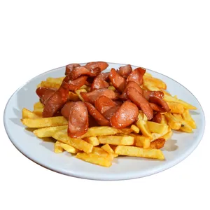 Salchipapa clásica