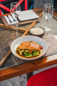 Salmón Teriyaki con verduras salteadas