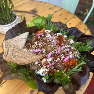 Ensalada "La Cabra del Cerro"