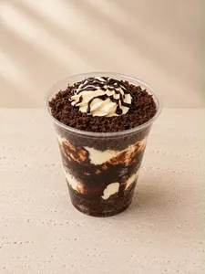 Torta de chocolate en vaso