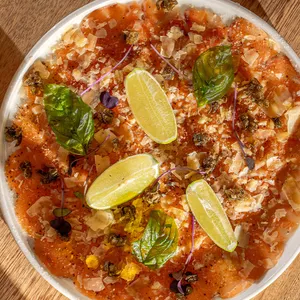 Carpaccio de Salmón y Trufa Blanca