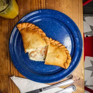 Empanada Camarón Queso