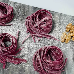 Fettuccini Al Huevo Y Betarraga (3-4 P)