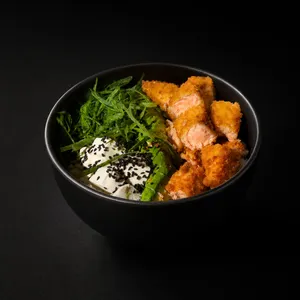 Gohan salmón apanado