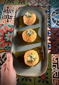 Balitas de trucha y queso campesino